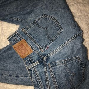 LIGHT WASH LEVIS